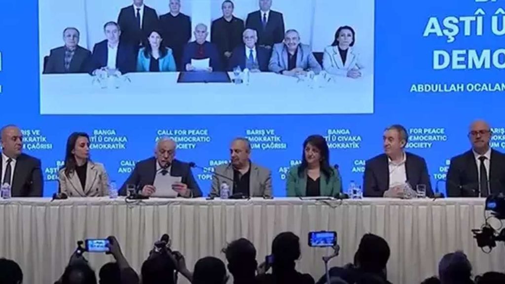 imrali’dan-beklenen-cagri-geldi:-pkk-kendini-feshetmeli