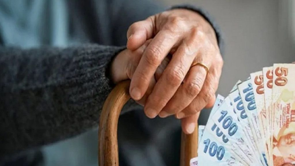 meclis’ten-gecti:-emekli-ayliklari-zamli-yatacak