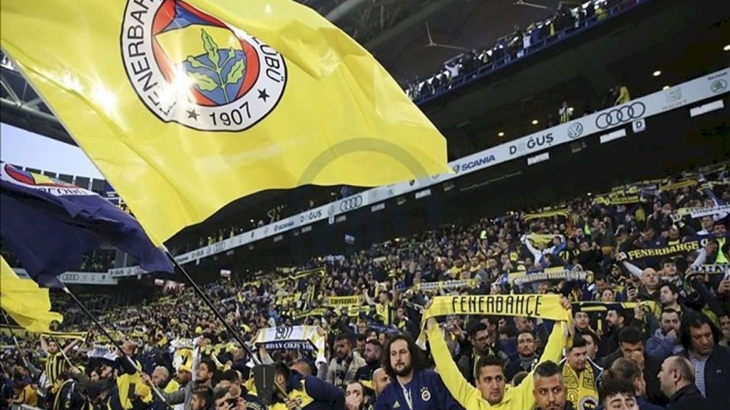 fenerbahce’de-transfer-hatti-yogunlasti:-6-futbolcuyla-gorusmeler-suruyor