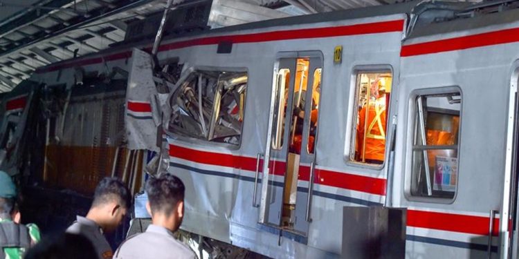 Endonezya’da Tren Faciası: 14 Ölü, 38 Yaralı
