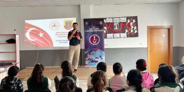 Kars Jandarmasından Öğrenci ve Öğretmenlere Siber Güvenlik Eğitimi