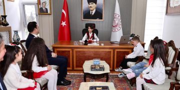 Tokat’ta 23 Nisan Coşkusu: Vali Köklü Makamını Esma Selvi’ye Devretti